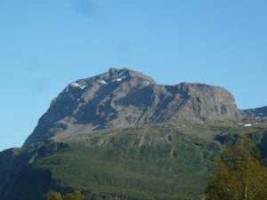 Spanstind is 1557 meters above sea level and is the highest mountain in Lavangen